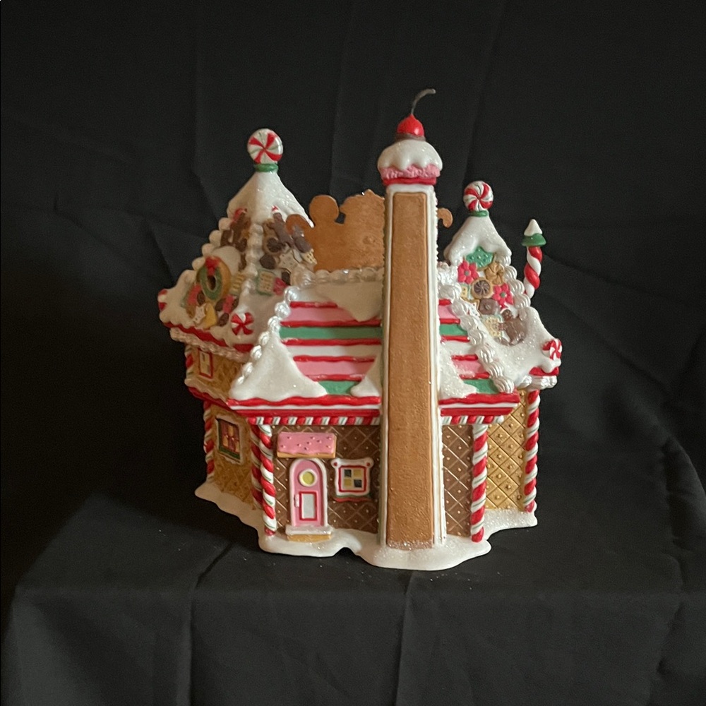 Department 56 North Pole Series Christmas Sweet Shop - Picture 3 of 10